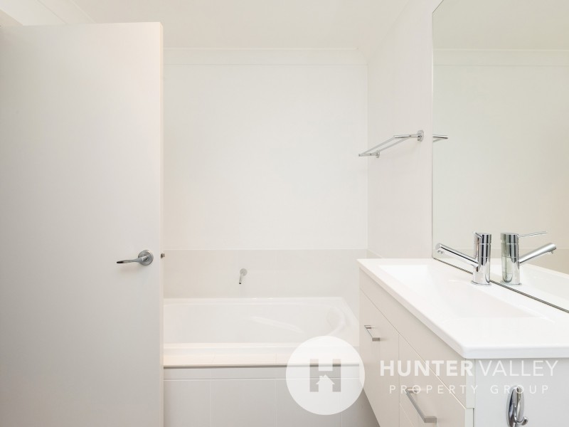 13a Myrtle Crescent, Aberglasslyn NSW 2320