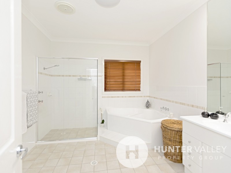 6 CARELLEN CLOSE, Bolwarra Heights NSW 2320