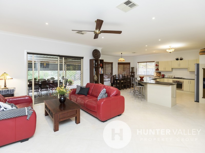 6 CARELLEN CLOSE, Bolwarra Heights NSW 2320