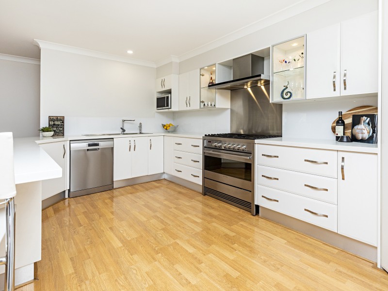 3 Arcadia Close, Bolwarra Heights NSW 2320