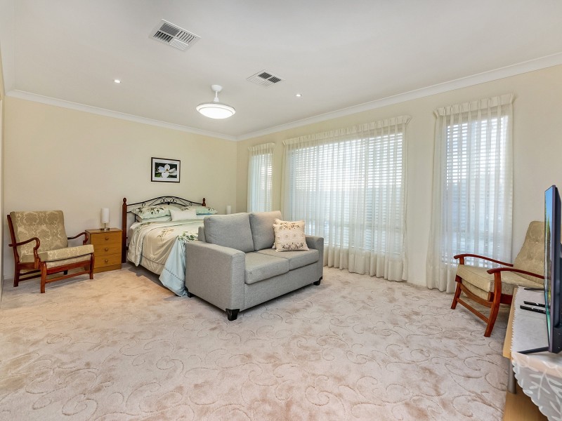 8 Linwood Close, Bolwarra Heights NSW 2320
