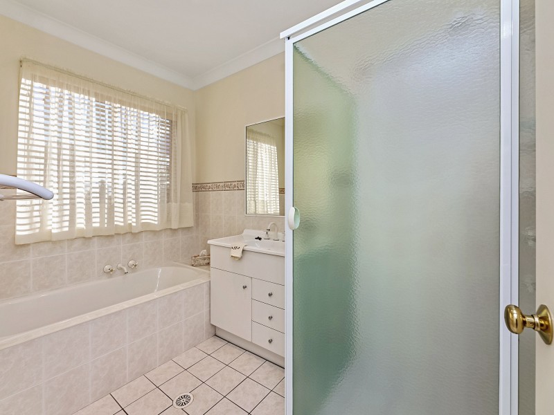 8 Linwood Close, Bolwarra Heights NSW 2320