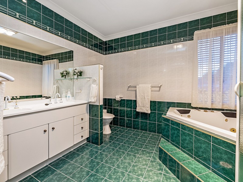 8 Linwood Close, Bolwarra Heights NSW 2320