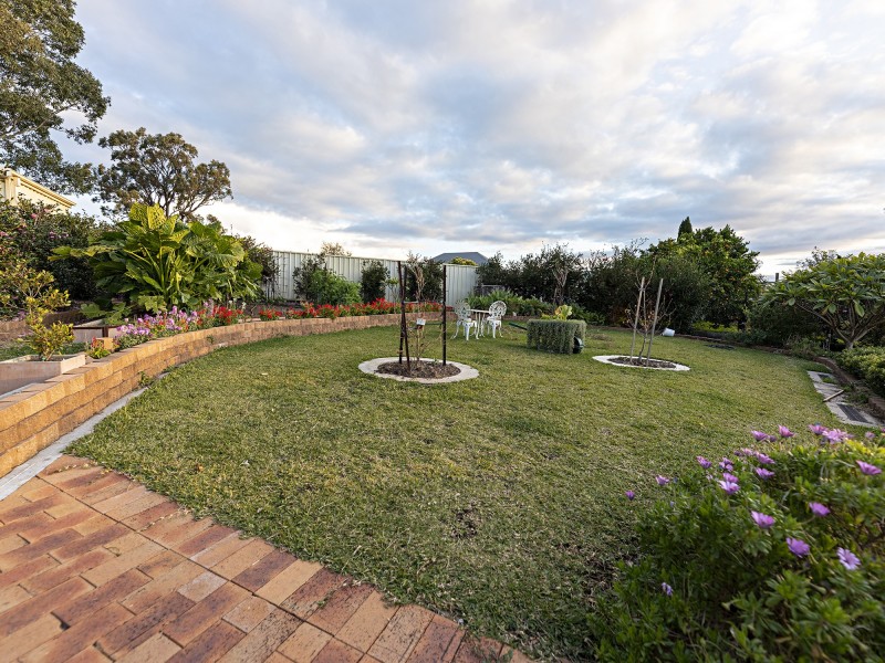 8 Linwood Close, Bolwarra Heights NSW 2320