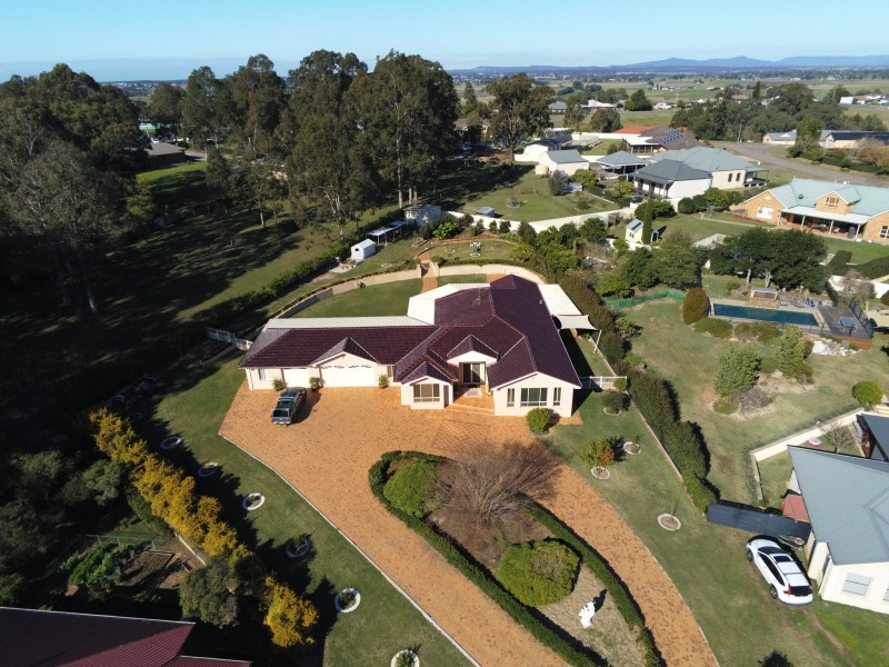 8 Linwood Close, Bolwarra Heights NSW 2320