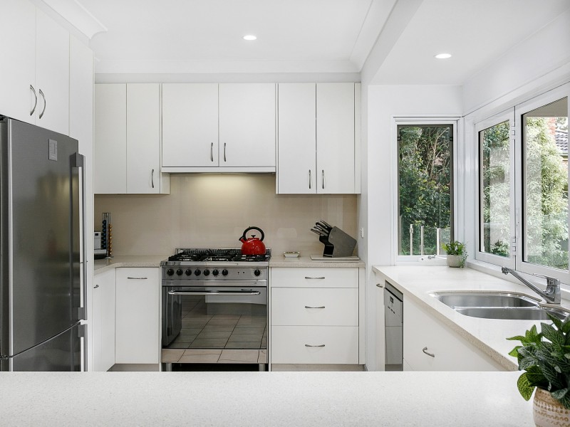 3 Nyrang Place, Kirrawee NSW 2232