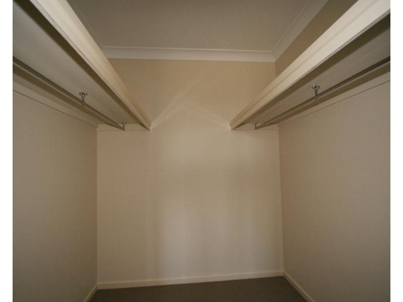 3 Spoonbill Court, Lowood QLD 4311