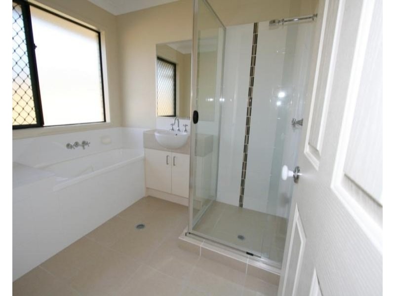 84 High Street, Blackstone QLD 4304