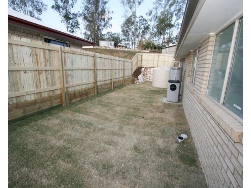 84 High Street, Blackstone QLD 4304