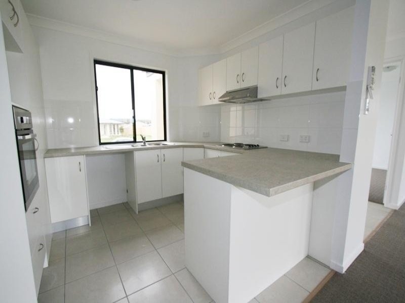7 Brolga Street, Lowood QLD 4311