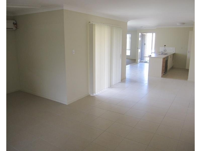 4 Sandpiper Drive, Lowood QLD 4311