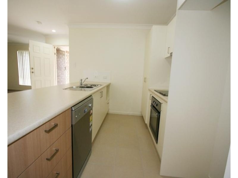 4 Sandpiper Drive, Lowood QLD 4311