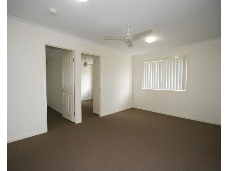 4 Sandpiper Drive, Lowood QLD 4311