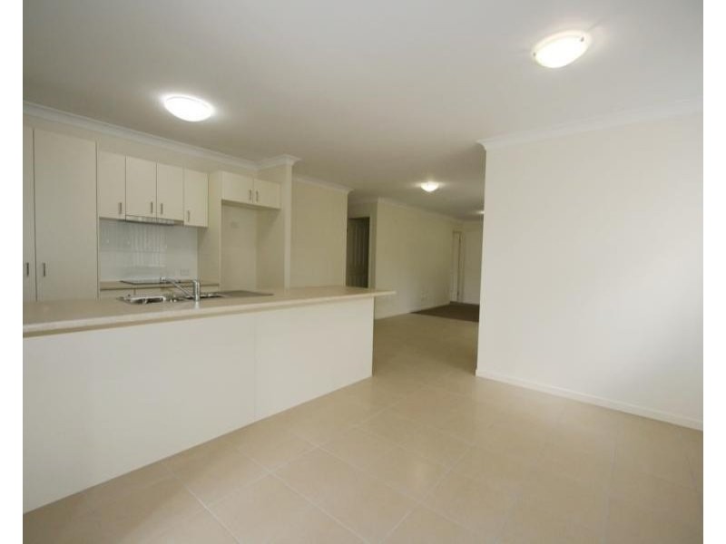 4 Sandpiper Drive, Lowood QLD 4311