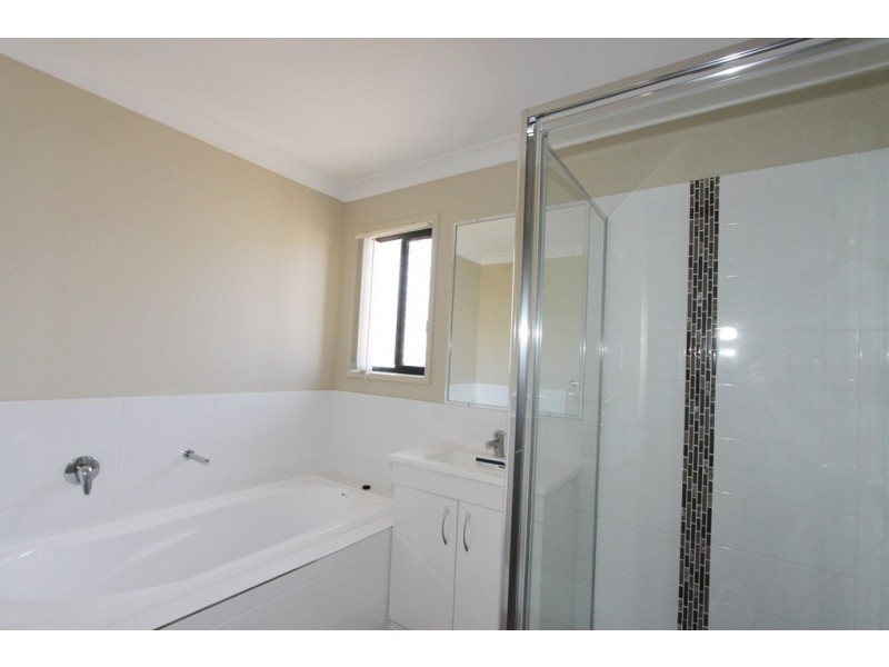 28 Brentwood Drive, Bundamba QLD 4304