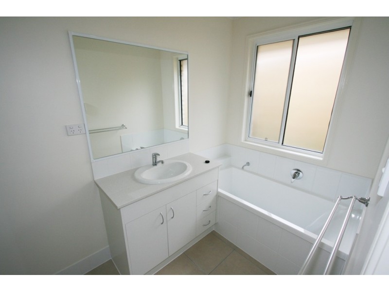 5 Neptune Crescent, Brassall QLD 4305