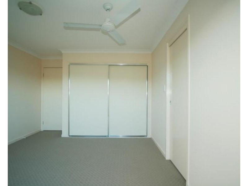 1/2 Currawong Street, Lowood QLD 4311