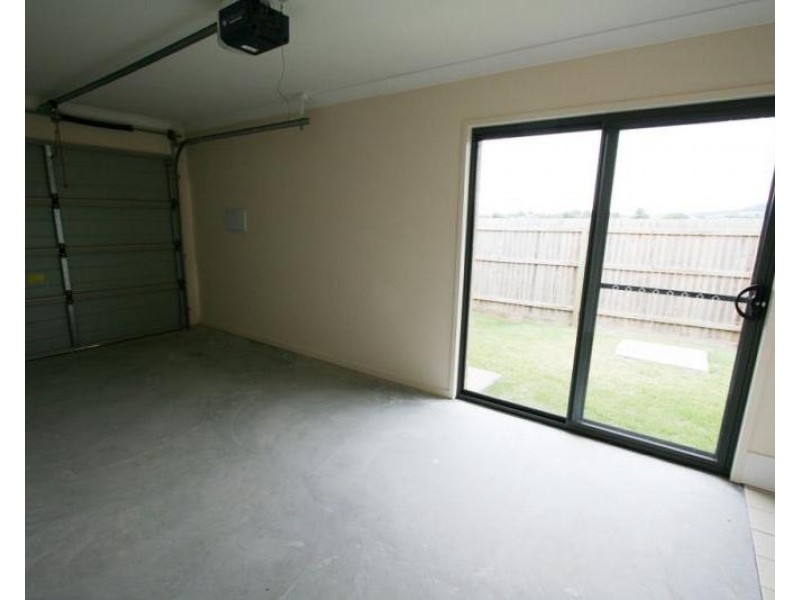 1/2 Currawong Street, Lowood QLD 4311