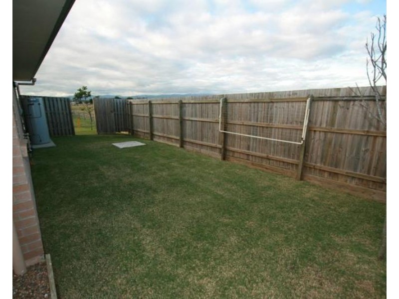 1/2 Currawong Street, Lowood QLD 4311