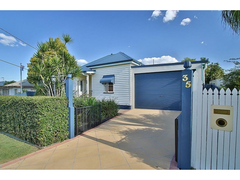 35 Stuart Street, Eastern Heights QLD 4305