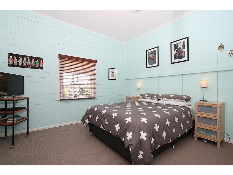 35 Stuart Street, Eastern Heights QLD 4305