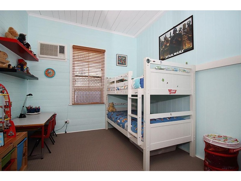 35 Stuart Street, Eastern Heights QLD 4305