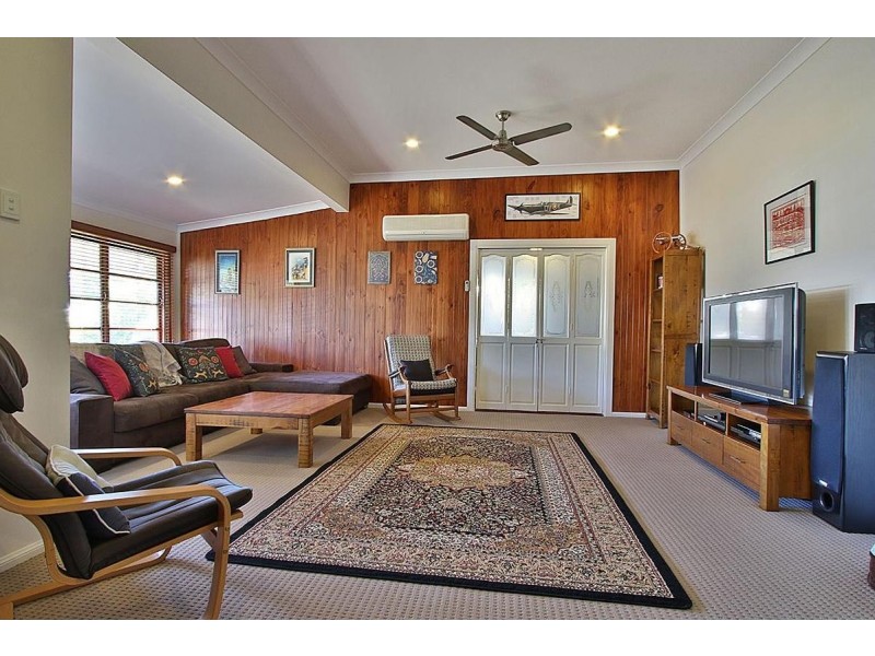 35 Stuart Street, Eastern Heights QLD 4305