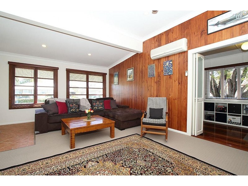 35 Stuart Street, Eastern Heights QLD 4305