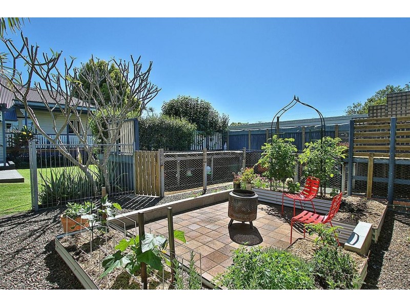 35 Stuart Street, Eastern Heights QLD 4305