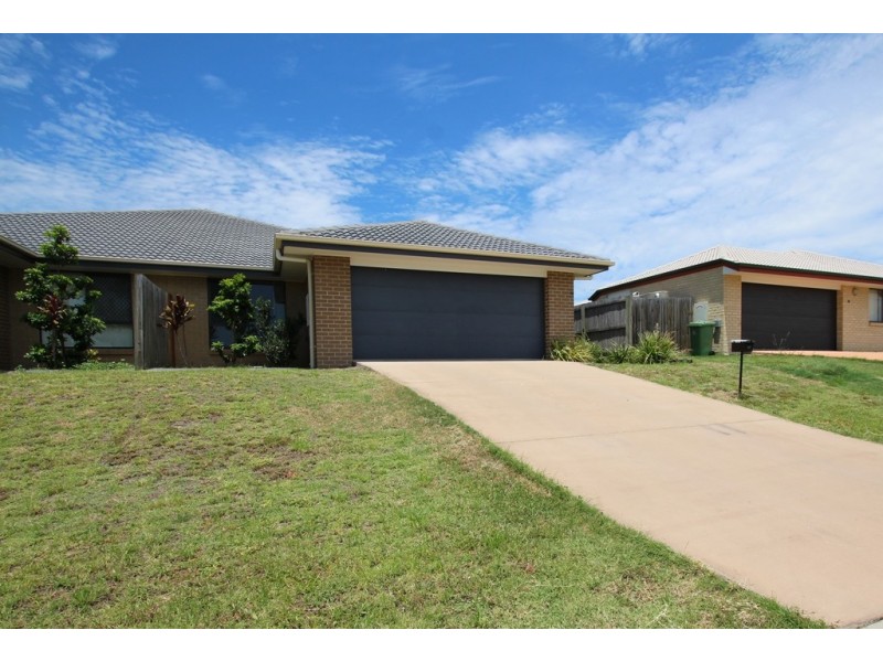 2/7 Kestrel Street, Lowood QLD 4311