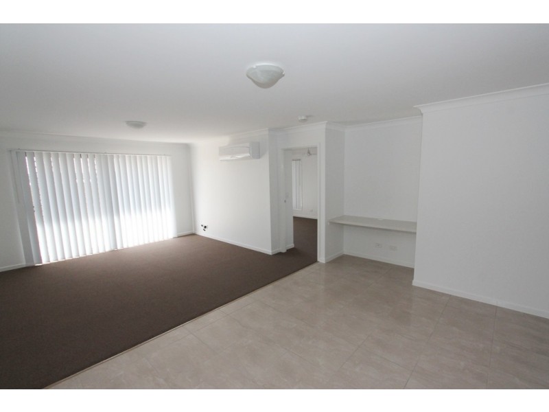 2/7 Kestrel Street, Lowood QLD 4311