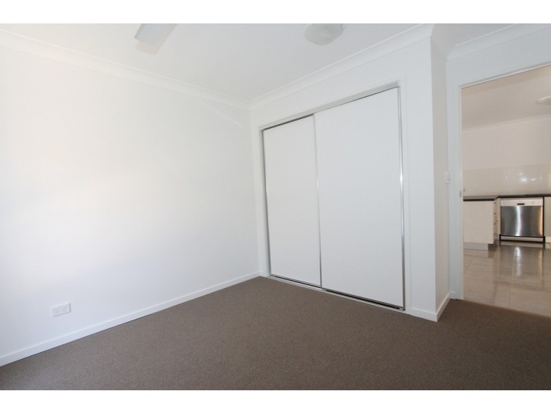 2/7 Kestrel Street, Lowood QLD 4311