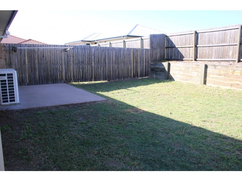 2/7 Kestrel Street, Lowood QLD 4311