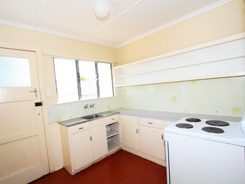 2 Daniel Street, Lowood QLD 4311