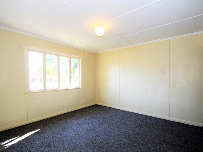 2 Daniel Street, Lowood QLD 4311