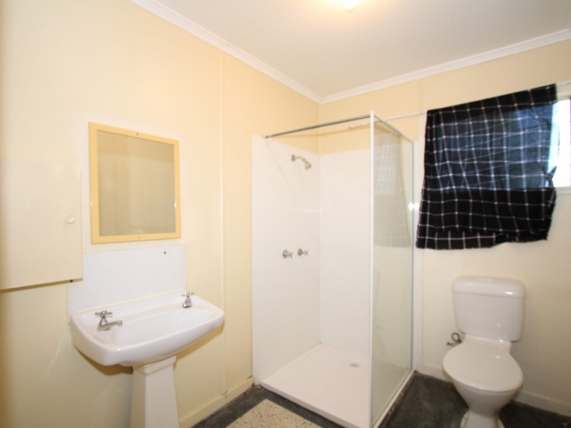2 Daniel Street, Lowood QLD 4311