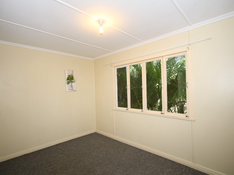 2 Daniel Street, Lowood QLD 4311