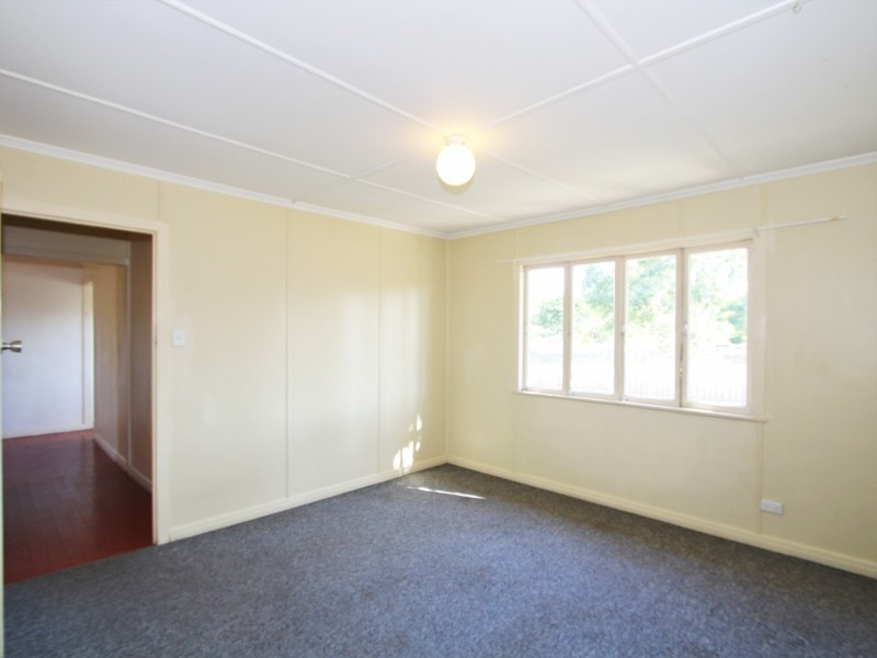 2 Daniel Street, Lowood QLD 4311