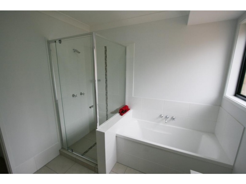 54 Sandpiper Drive, Lowood QLD 4311