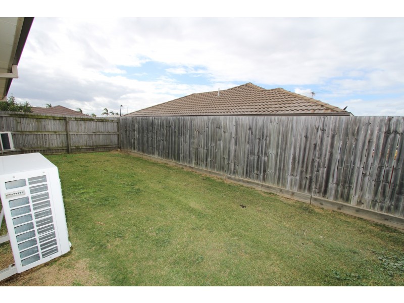 5 Harrier Place, Lowood QLD 4311