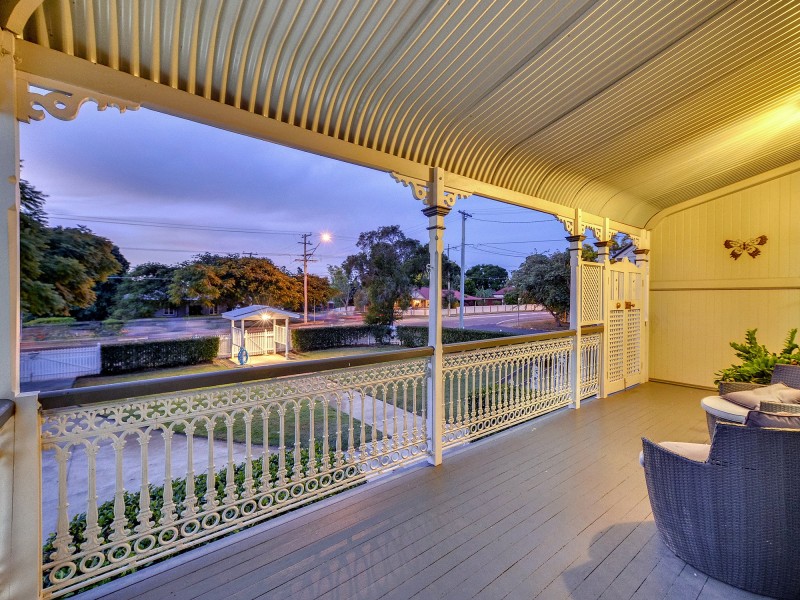 185 Blackstone Road, Silkstone QLD 4304