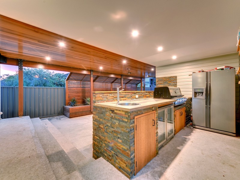 185 Blackstone Road, Silkstone QLD 4304