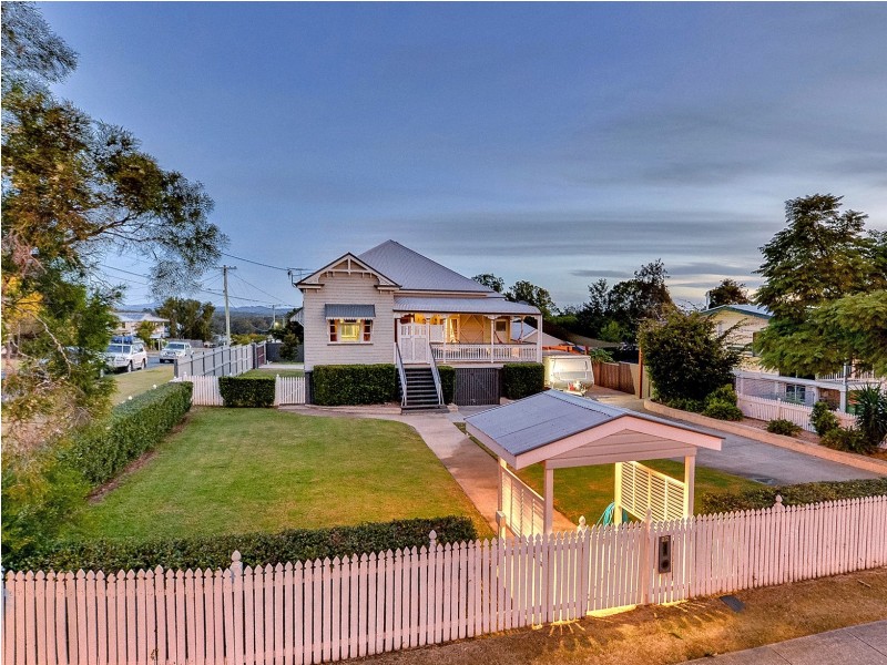 185 Blackstone Road, Silkstone QLD 4304