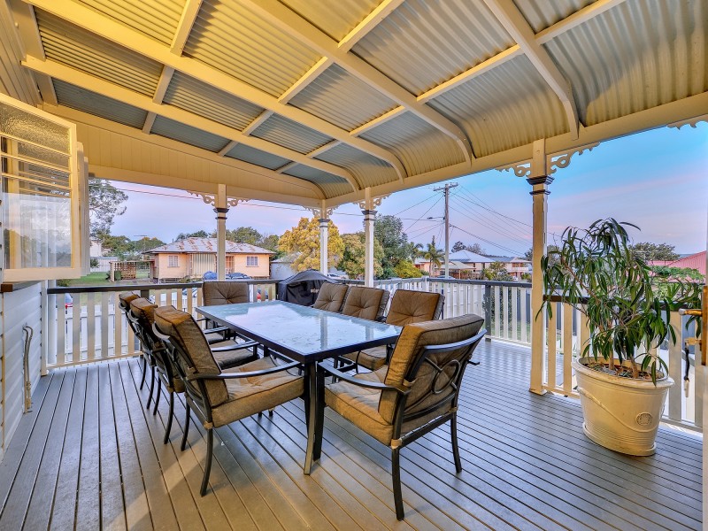 185 Blackstone Road, Silkstone QLD 4304