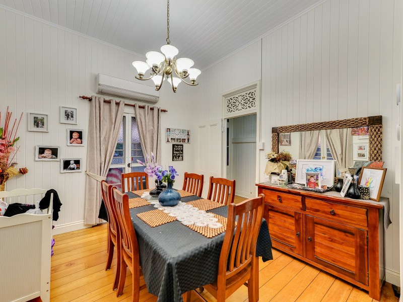 185 Blackstone Road, Silkstone QLD 4304