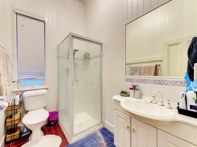 185 Blackstone Road, Silkstone QLD 4304