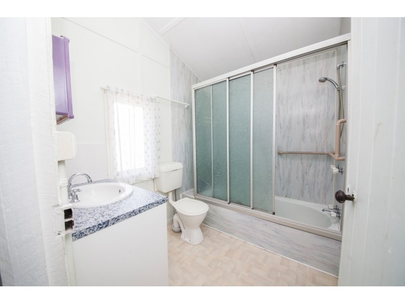 5 Gladstone Road, Sadliers Crossing QLD 4305