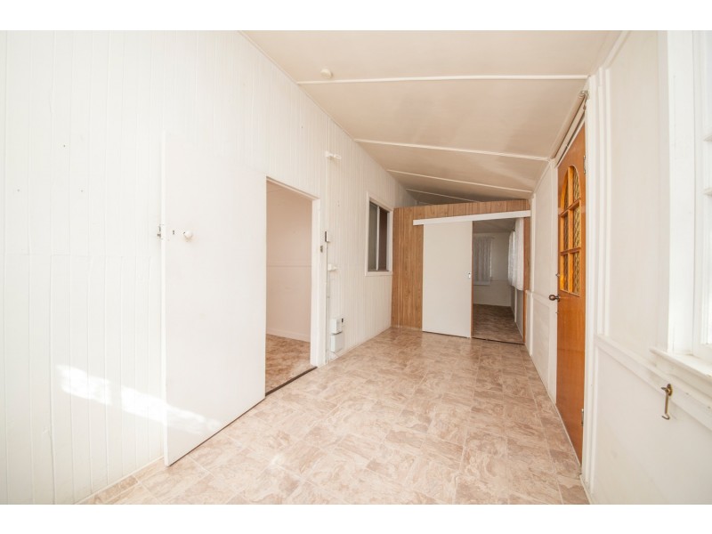 5 Gladstone Road, Sadliers Crossing QLD 4305