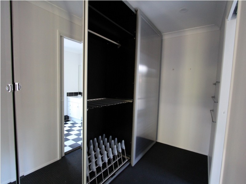 24-26 Silvereye Crescent, Greenbank QLD 4124