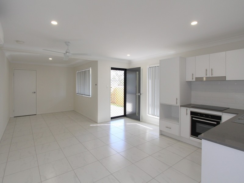 2/6 Soho Drive, Deebing Heights QLD 4306